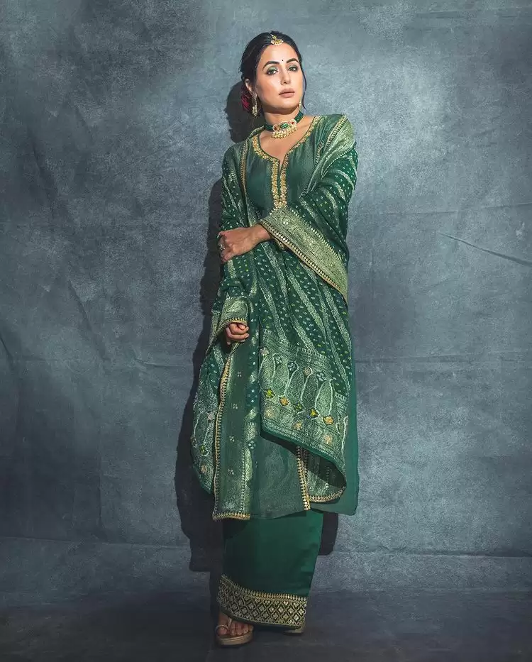 Hina Khan का ये ट्रेडिशनल लुक कर रहा है सबको दीवाना