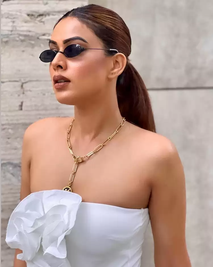 Nia Sharma 