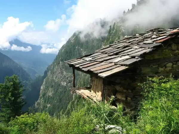 बिताना चाहते है कुछ सुकून के पल तो इन गांवों में जरूर जाएं