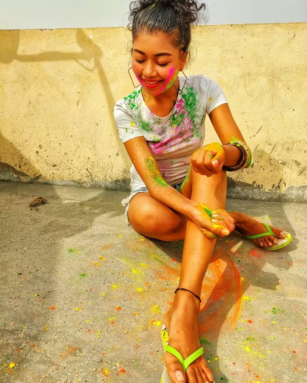 होली की मस्ती में डूबी Model Sonali Haldar