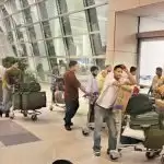 अफ़रातफ़री के माहौल में शुरू हुई घरेलु उड़ाने, दर्जनों फ्लाइट्स कैंसिल, यात्री परेशान
