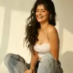 वरुण धवन की भतीजी Anjini Dhawan का देखे बोल्ड अनदाज़