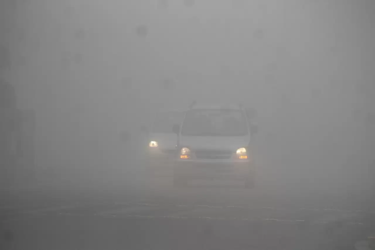 सनडे को भी कोहरे के पीछे छिपा रहा सन