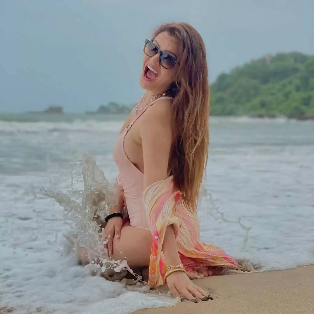 Rubina Dilaik ने दिए कातिलाना पोज, तस्वीरें हो रही है वायरल