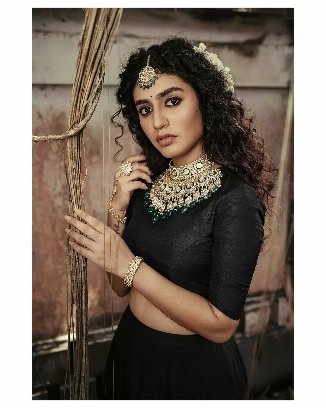 Priya Prakash Varrier ने लूट फैंस का चैन, देखे उनकी ये स्टाइलिश तस्वीरें