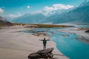 Budget Travel Tips: नहीं पड़ेगा जेब पर बोझ, जब अपनाएंगे ये टिप्स