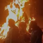 Holi 2022: वैदिक मंत्रोच्चार के बीच हुआ होलिका दहन,लोगों ने गले लगकर दी बधाई