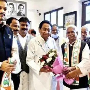 गोडसे समर्थक की कांग्रेस में एंट्री पर दिग्विजय शर्मिंदा