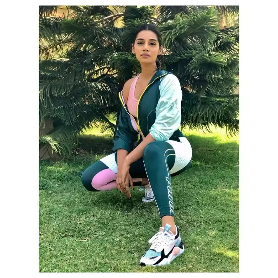 टीम इंडिया के बॉलर बुमराह की वाइफ Sanjana Ganesan की दिलकश अदाएं कर रही सबको दीवाना, देखे तस्वीरें