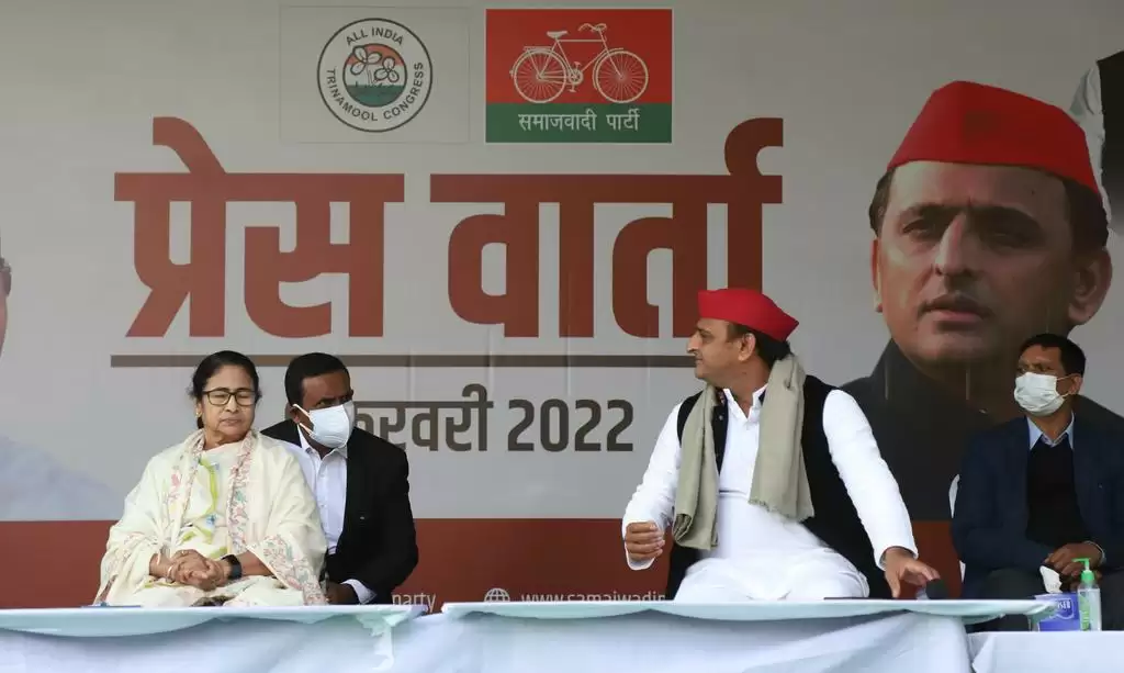 सपा के मंच से ममता ने सबको साधा, आमजन के मुद्दों पर बेबाकी से रखी राय