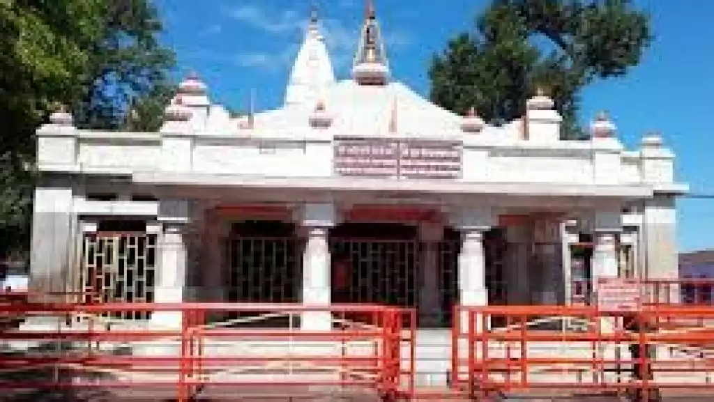Chaitra Navratri 2022: जाने यूपी के प्रसिद्ध मां दुर्गा के मंदिर, दर्शन करने जरूर जाएं!!