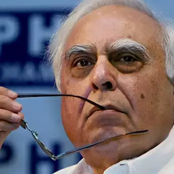 काँग्रेस नेता कपिल सिब्बल का योगी पर पलटवार