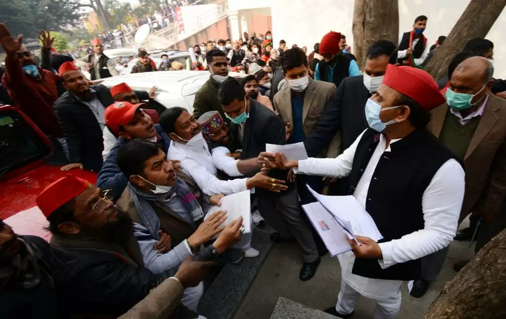 अखिलेश का नया ऐलान: पुरानी पेंशन करेंगे बहाल व कैशलेस इलाज भी करेंगे शुरू