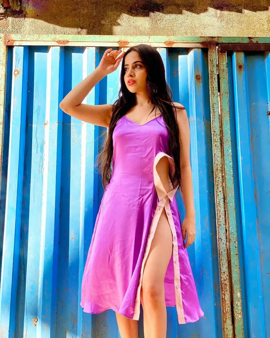 Urfi Javed का ये लुक है बेहद खास, आप भी देखे तस्वीरें