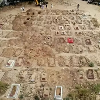 वाराणसी में हिंदू भी दफनाते हैं दिवंगतों के शव