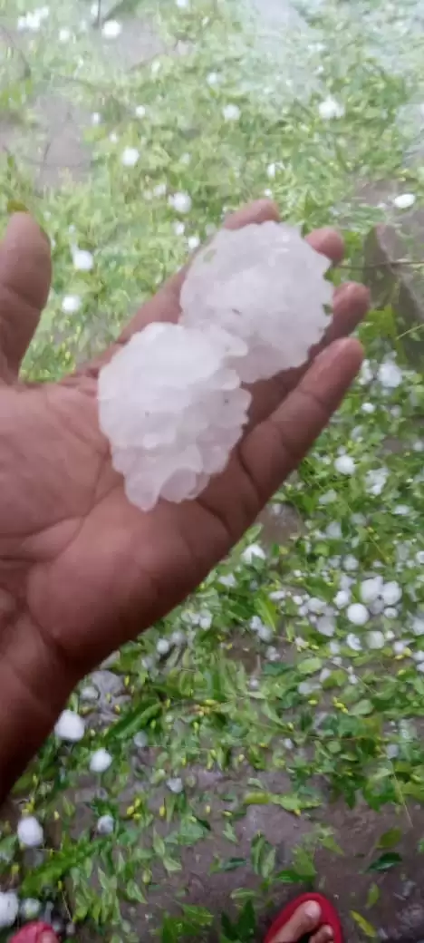 कानपुर समेत 14 जिलों में बारिश, ओले गिरने से लोग हुए घायल