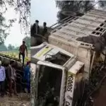जलगांव में ट्रक पलटा, 15 मजदूरों की मौत