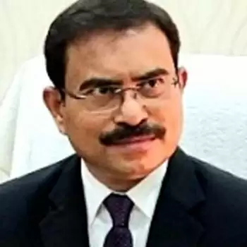 डीएम की अपमानजनक भाषा से आहत हुए डॉक्टर, दिया सामूहिक इस्तीफ़ा