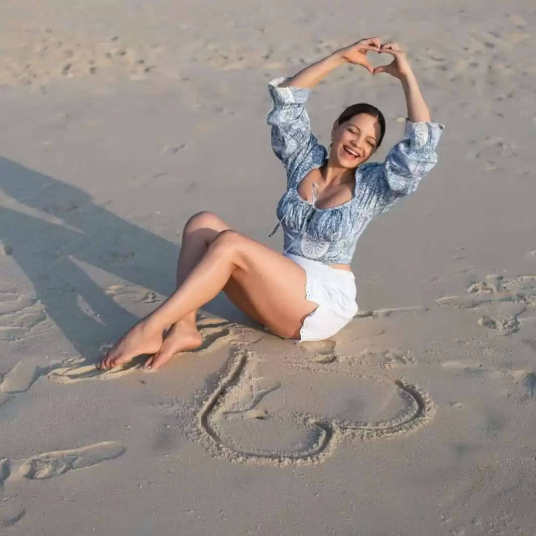 Ananya Panday की चाची Deanne Panday ने सोशल मीडिया पर चलाया अपना जादू, देखीये तस्वीरें