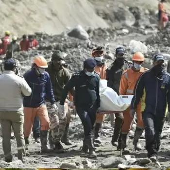 उत्तराखंड त्रासदी: और मिले शव, मृतकों की संख्या 50 हुई
