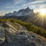 पहाड़ों पर जा रहे हैं घूमने, तो इन चीजों को को जरूर ले जाए