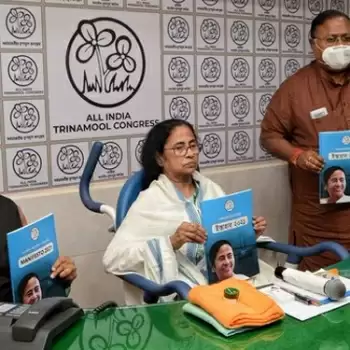 ममता ने सबको मालामाल करने का किया वादा, TMC का घोषणा पत्र जारी