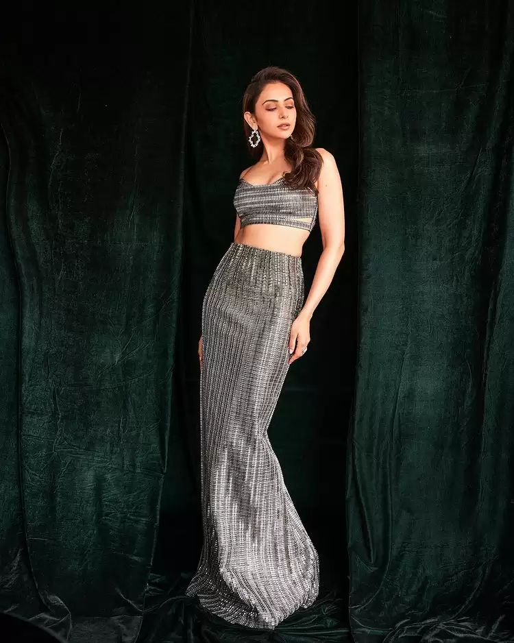 Rakul Preet Singh की देखे बोल्ड अदाएं, देखे तस्वीरें!!