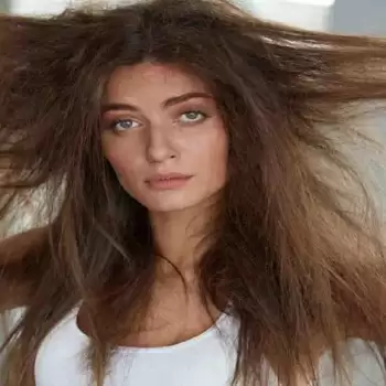 रूखे-बेजान बालों के लिए इस्तेमाल करे ये प्राकृतिक उपाय – कोकोनट मिल्क कंडिशनर