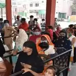 मेडिकल में व्यवस्था धड़ाम, कोरोना संक्रमण का ख़तरा बरकरार