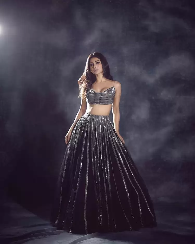 Mouni Roy Hot 
