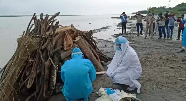 कैबिनेट मंत्री चेतन चौहान पंचतत्व में विलीन