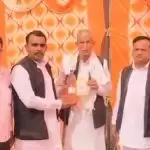 मेरठ: कन्यादान में दुल्हन को मिली पेट्रोल से भरी बोतल, समाजवादी पार्टी का अनोखा विरोध प्रदर्शन