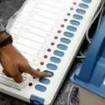 UP Election 7th Phase : ईवीएम में सपा के निशान वाले बटन पर डाल दिया फेवीक्विक,बाधित हुआ मतदान