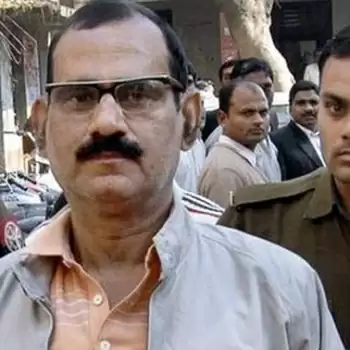 बाहुबली विधायक विजय मिश्रा, बेटे समेत तीन लोगों पर रेप का केस दर्ज