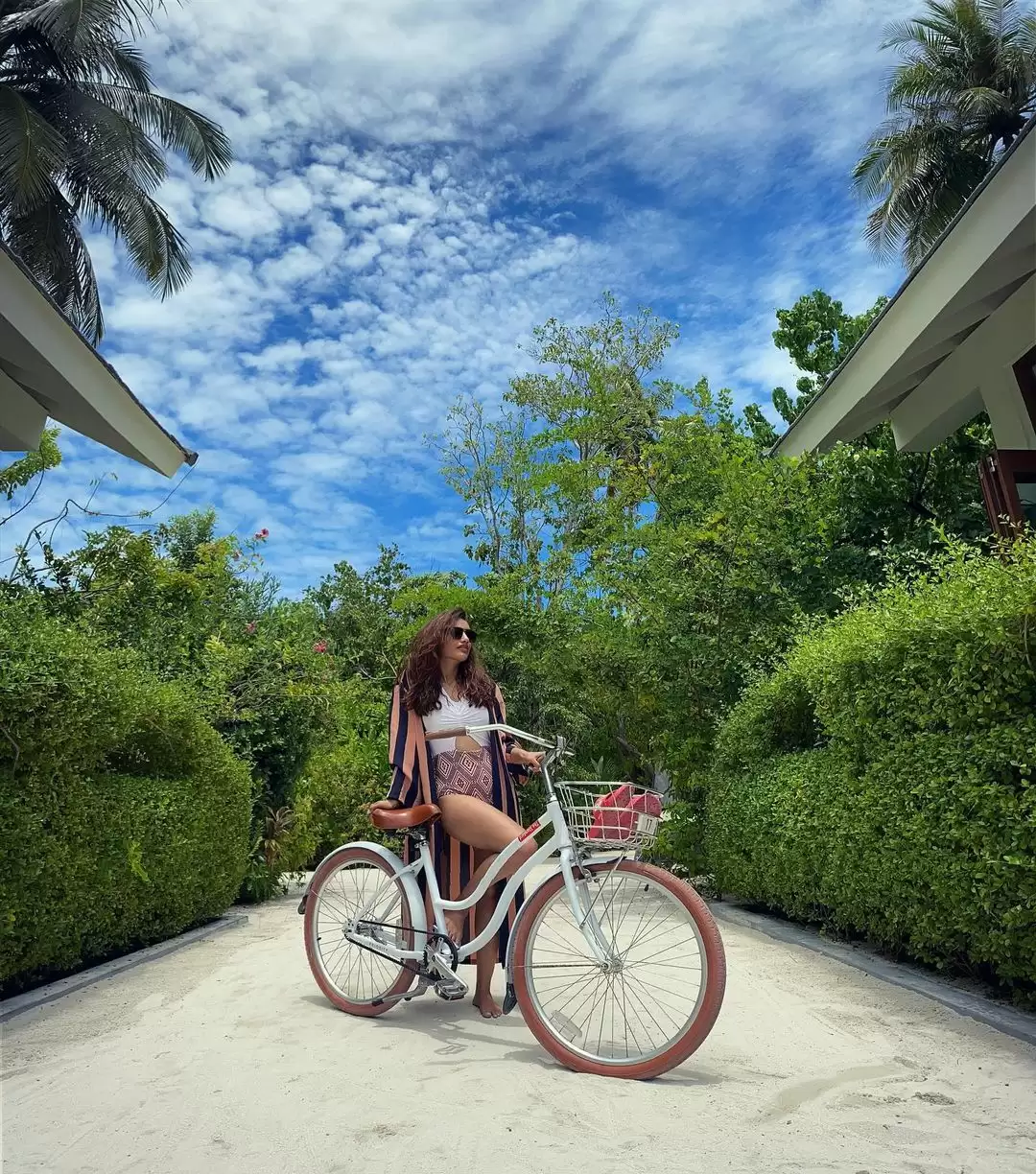 Surbhi Jyoti कर रही है अपना वेकेशन इंजॉय, मालदीव में आईं नजर