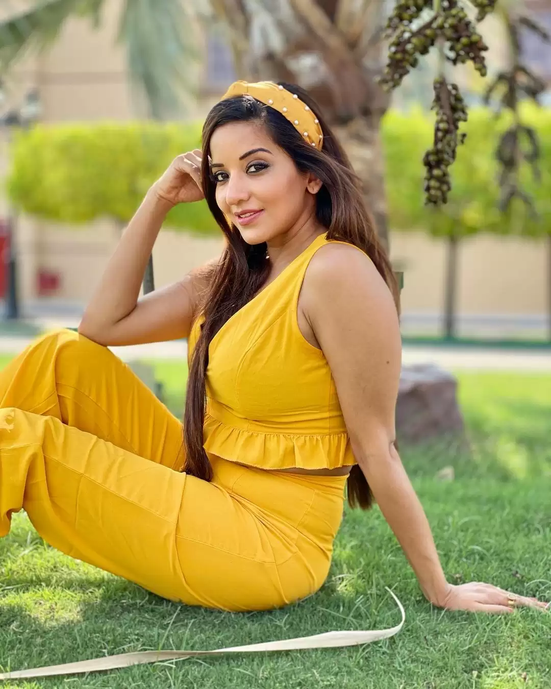 Monalisa ने दिखाए अपने हुस्न के जलवे, देखें तस्वीरें