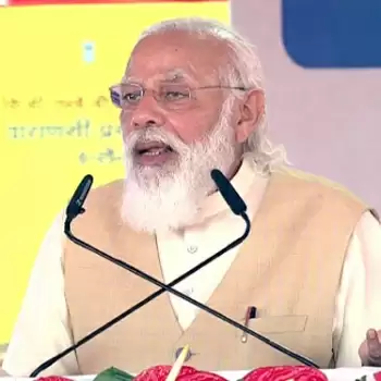 कृषि कानूनों पर कांग्रेस फैला रही है किसानों के बीच आशंकाएं, वाराणसी में बोले प्रधानमंत्री