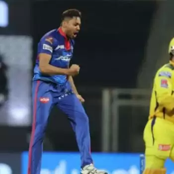 सपने जैसा है धोनी का विकेट लेना: आवेश खान