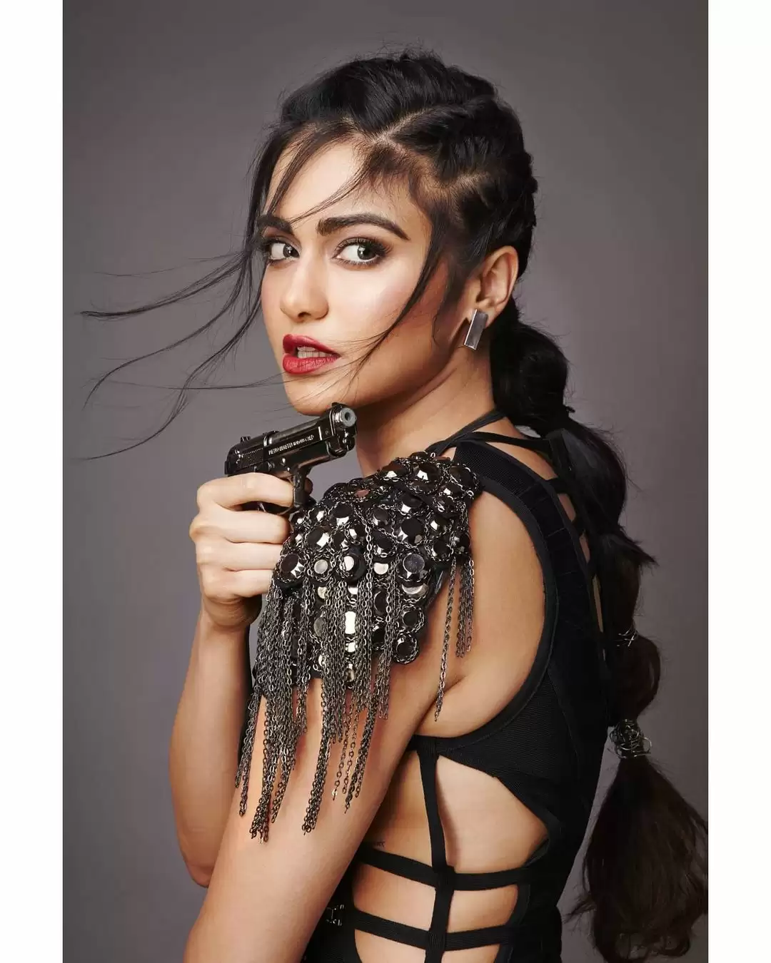 Adah Sharma ने फिर दिखाई अपनी नई अदा, तस्वीर देख लोगों के उड़े होश