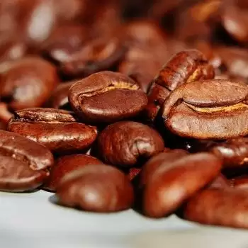 टैनिंग हटाने के लिए करें इन कॉफी फेस पैक्स का इस्तेमाल!