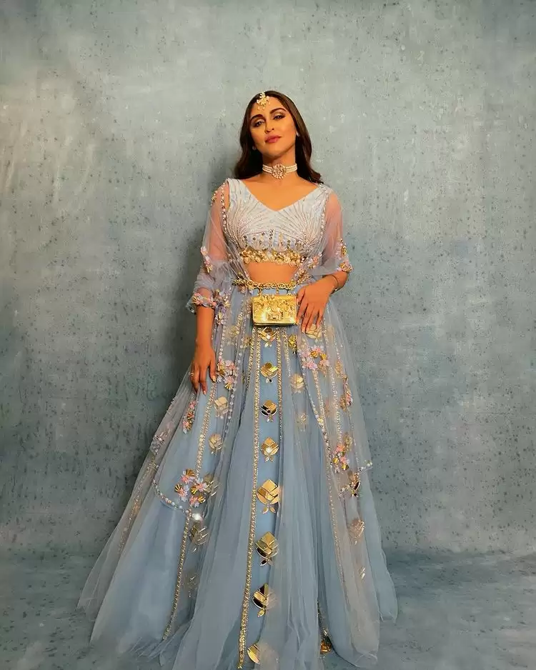 Krystle Dsouza के इन लुक पर आया फैंस का दिल