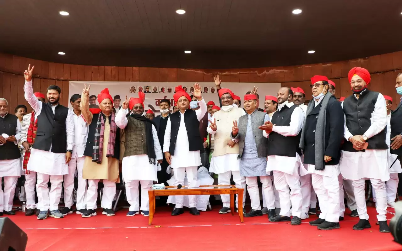 समाजवादी-अंबेडकरवादी मिलकर सरकार बनाएंगे: अखिलेश यादव
