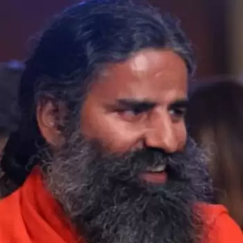 किसानो से बात कर आंदोलन समाप्त कराये सरकार: रामदेव