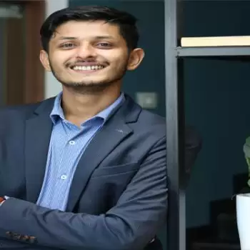 चाय सुट्टा बार सभी के लिए स्वादों वाली तृप्तिदायक चाय पेश करता है!
