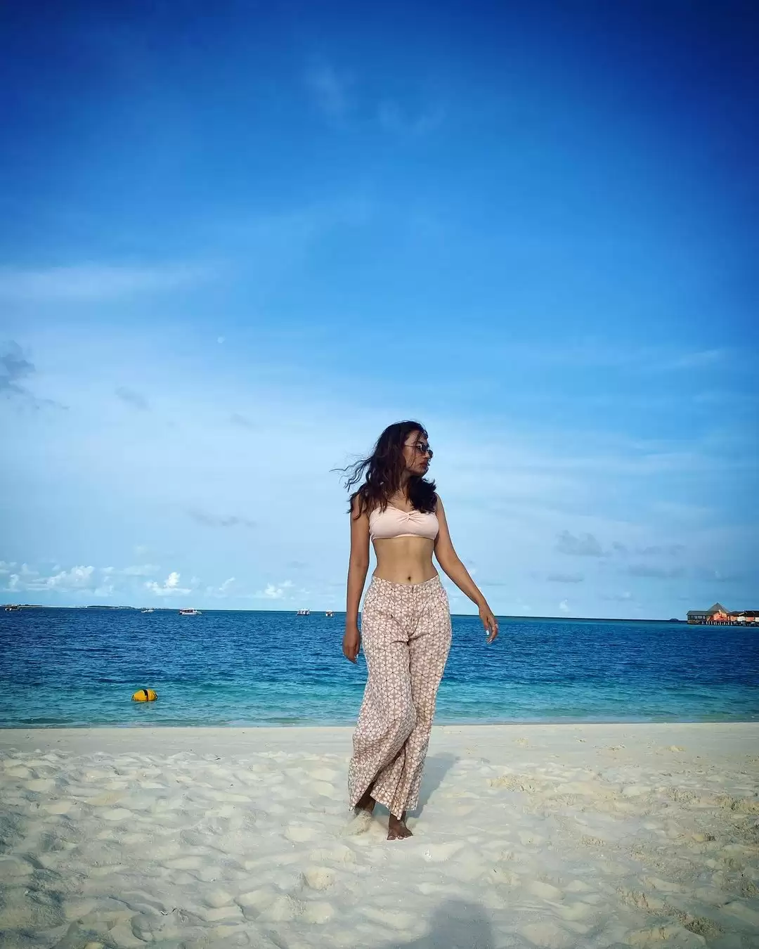 Surbhi Jyoti ने किया दिलकश अदाओं से घायल, तस्वीरें हुई वायरल