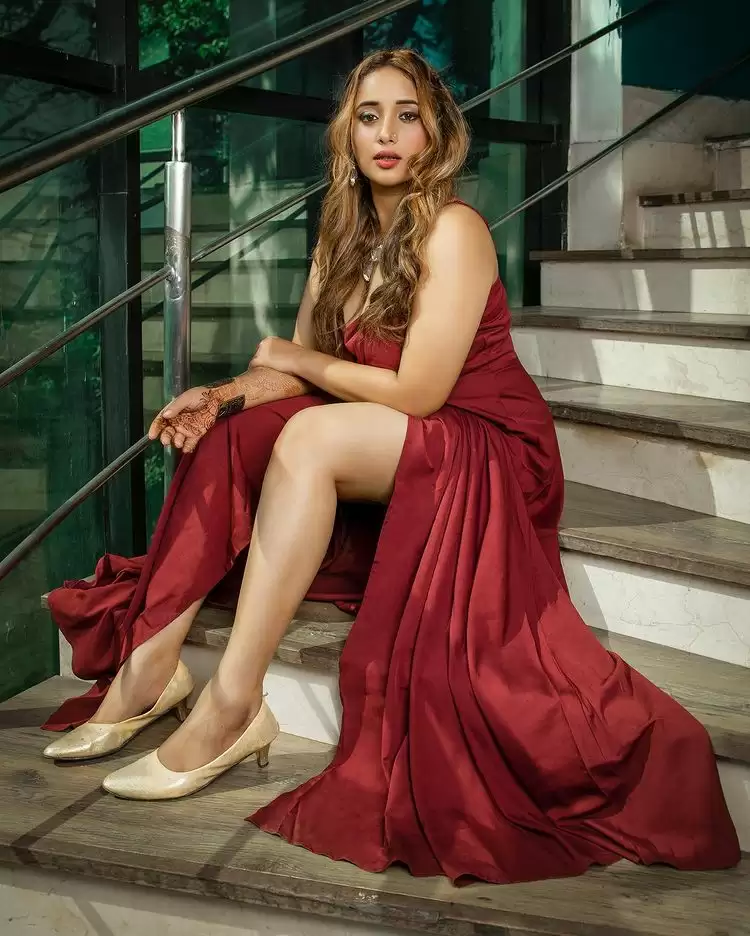 Rani Chatterjee का देख हॉट अवतार, तस्वीरें हो रही है वायरल!!