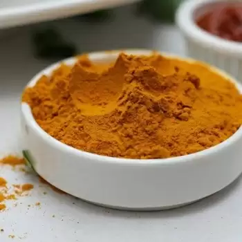 ग्लोइंग स्किनटोन चाहते है तो हल्दी आज़माकर देखे