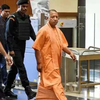 बदला मुख्यमंत्री, बदला पुलिस का तेवर