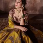 सीधी-साधी बहु मीरा राजपूत ने ब्लाउज लेस साड़ी में दिए हॉट लुक्स, यहाँ देखे फोटोज