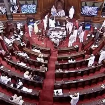 पेट्रोल-डीज़ल की बढ़ती कीमतों पर चर्चा से बचती दिखी सरकार, राज्यसभा में विपक्ष का जमकर हंगामा